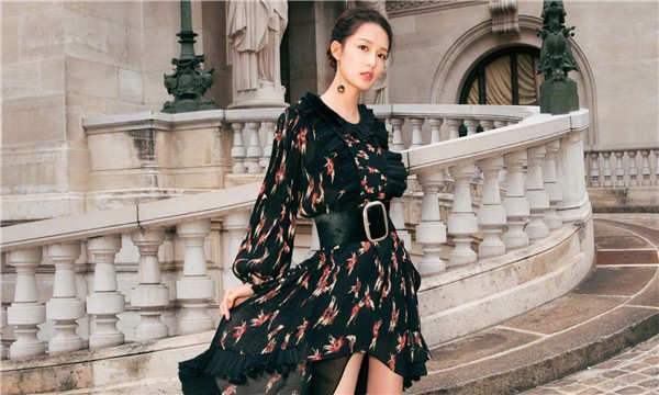 白云标题：包生男孩机构：助你成功代怀生子，实现家庭梦想